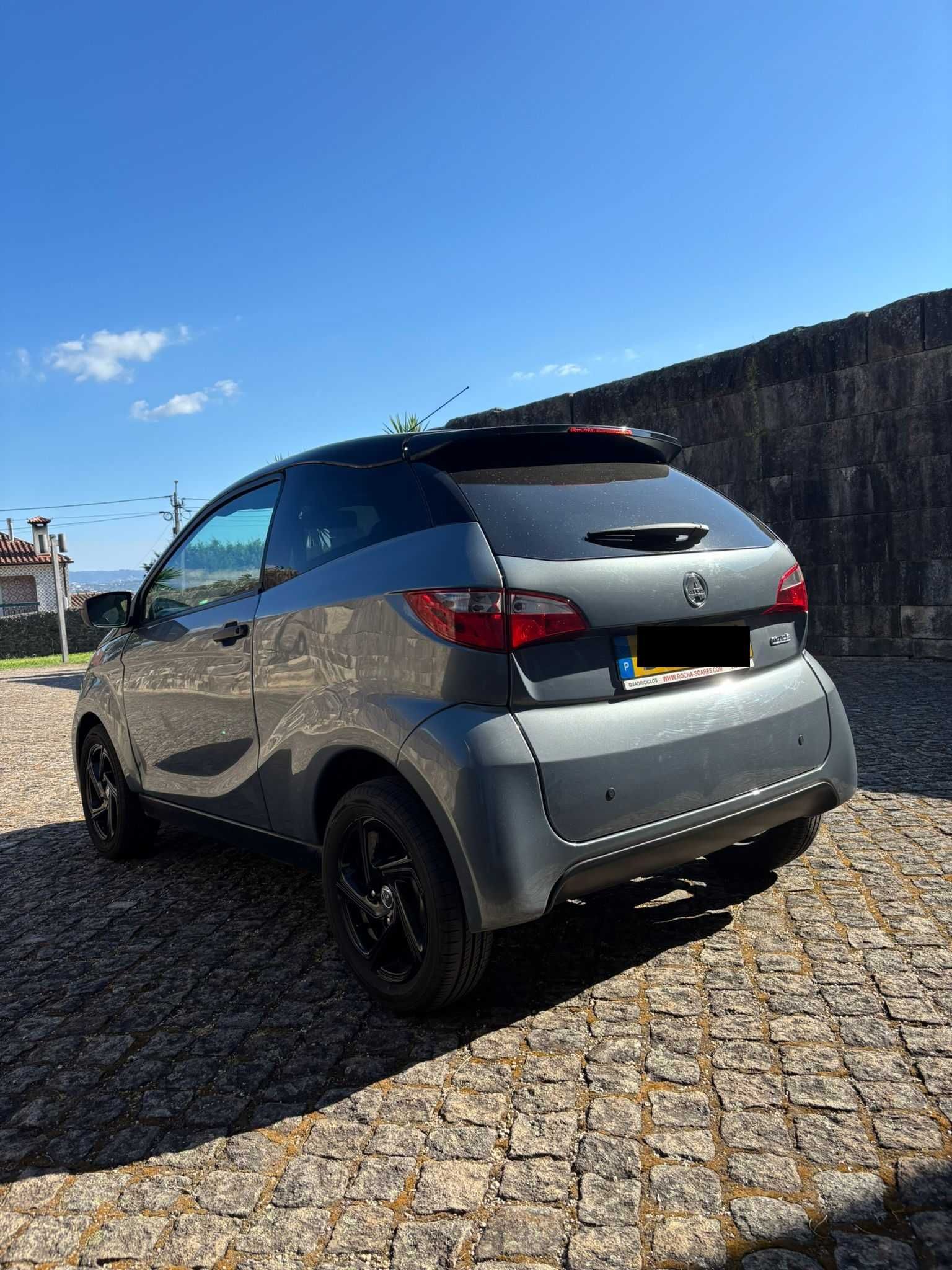 Microcar Aixam Coupé 2023 (agosto)