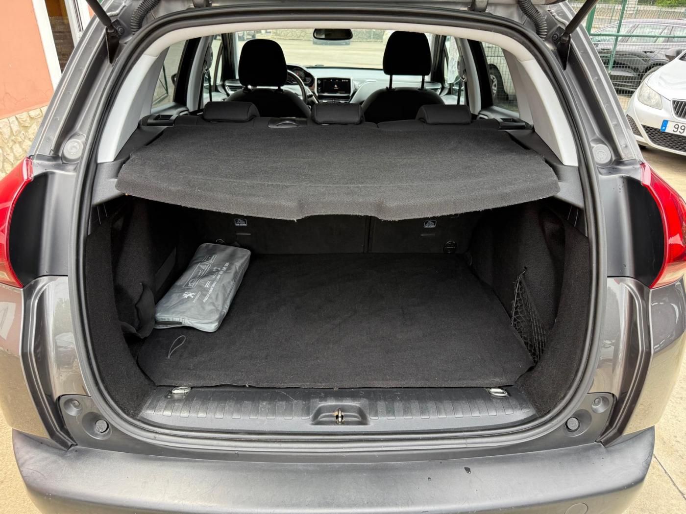 Peugeot 2008 1.2 PureTech Signature