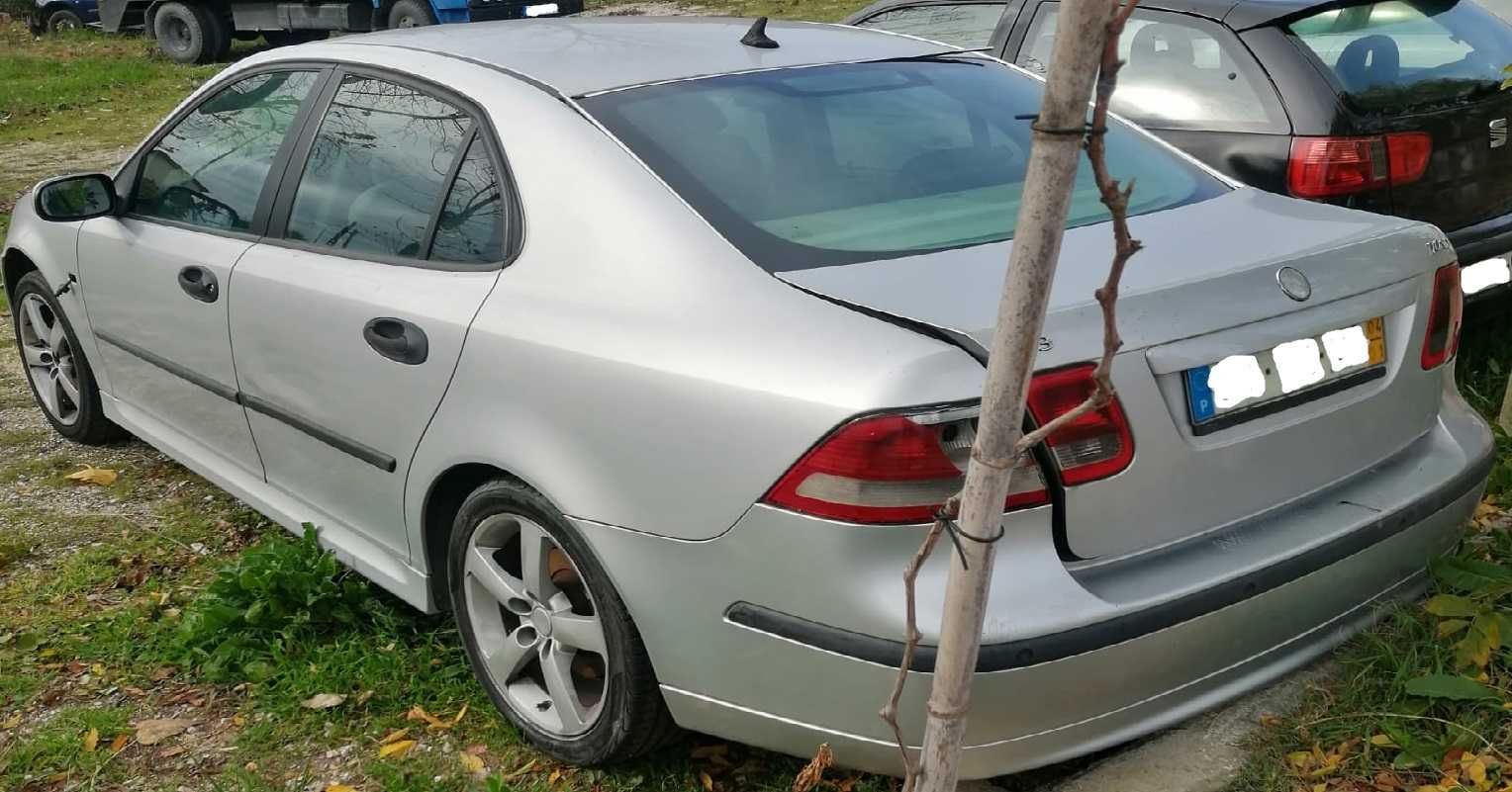 Carro Saab 93 de 2004 para peças