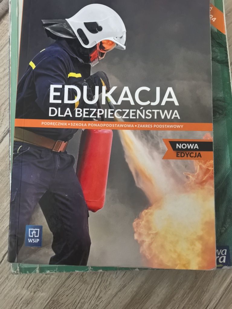 Podręcznik do EDB Edukacja dla bezpieczeństwa liceum i technikum