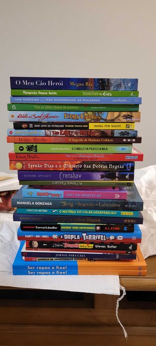 Vendo livros praticamente novos