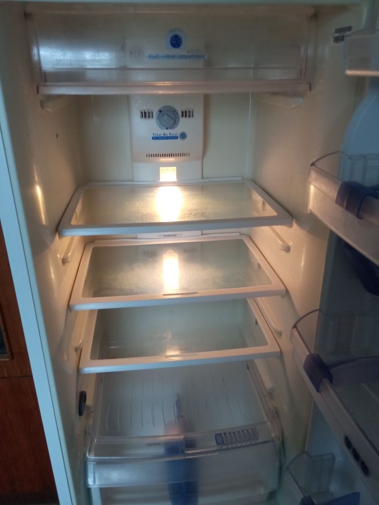 Холодильник Whirlpool No Frost