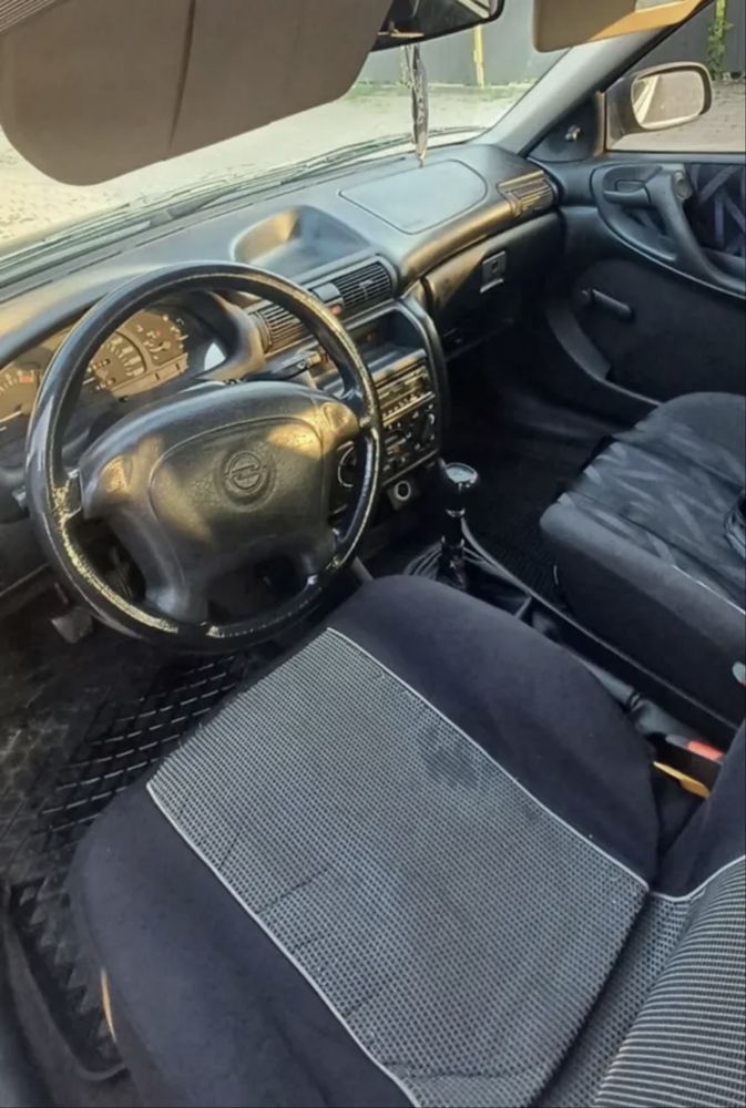 Opel Astra 1995 • 1.6 Газ/Бензин