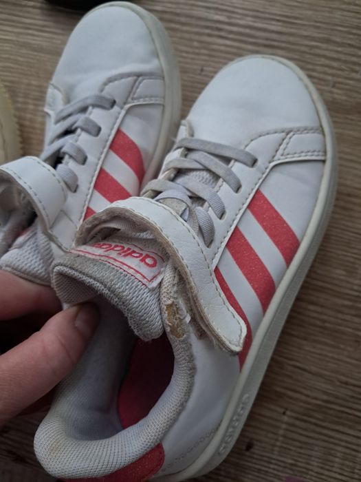 Biało różowe  sneakersy dla dziewczynki Adidas