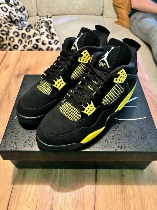 Buty Trampk Jordan 4 retro Thunder R.45