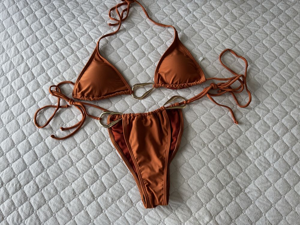Bikini rdzawe ze zlotymi elementami nowe