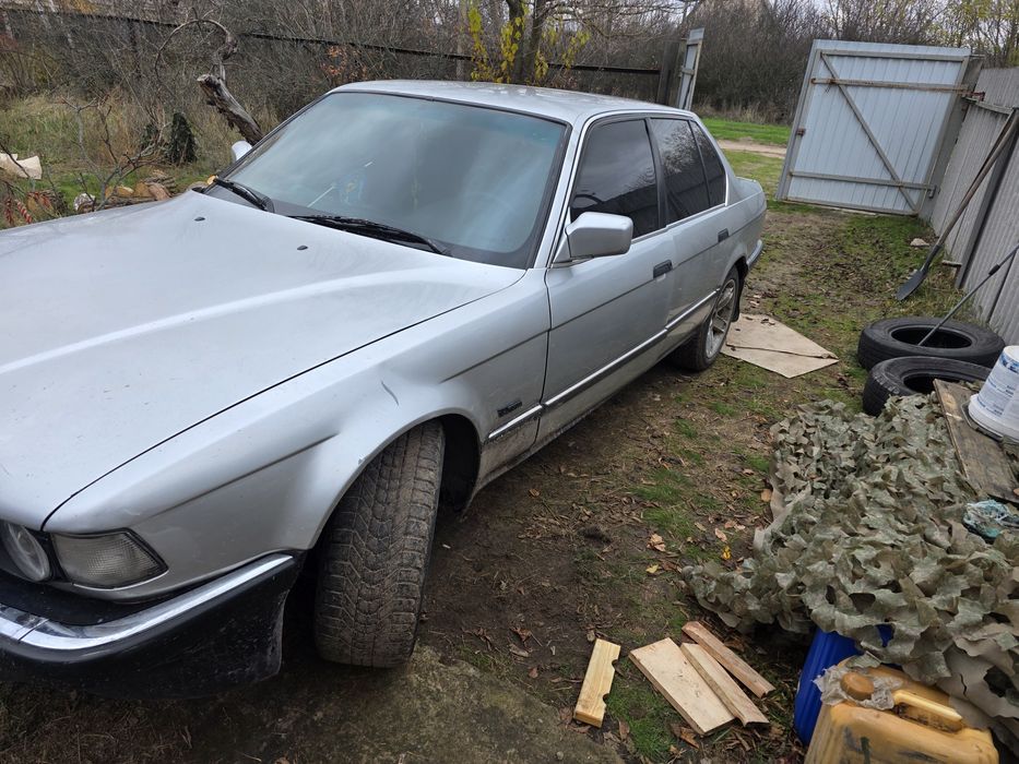 Продаю BMW e32 730