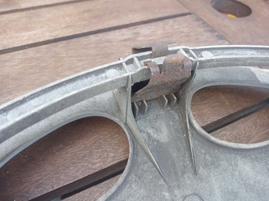 kołpaki 15' oczywiście do mercedesa