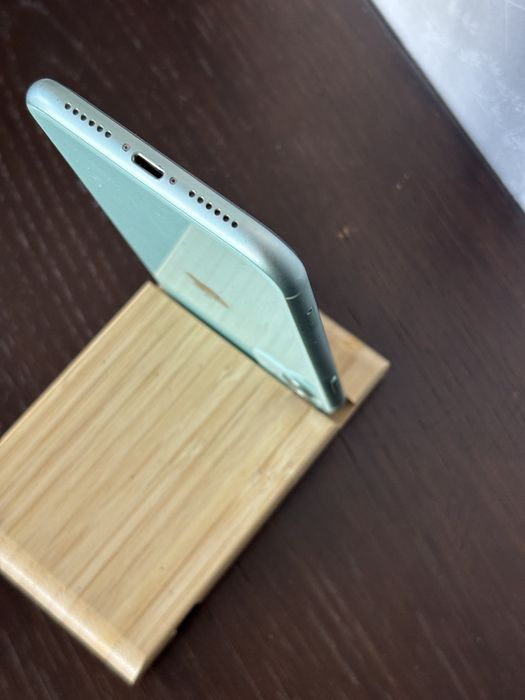 iPhone 11 miętowy w świetnym stanie bez blokad