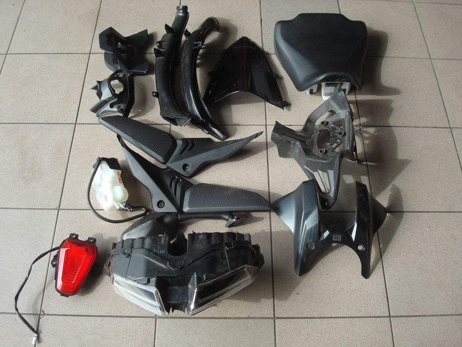 Honda CBR 650R 25r set przełączniki licznik kolektory chłodnica części