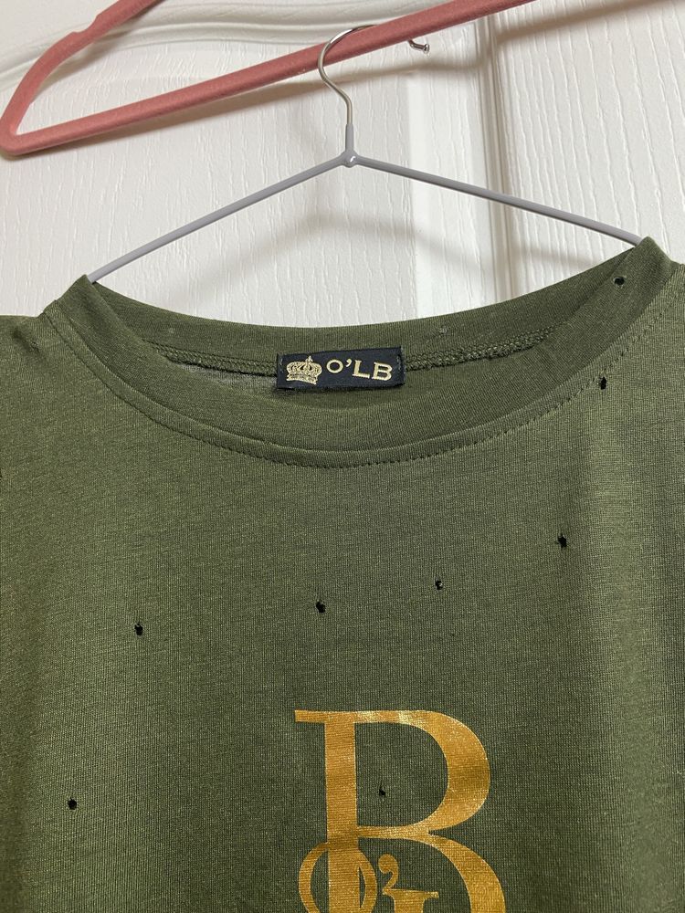 Khaki t-shirt damski O'lb z oryginalnymi dziurami, logo, r.uni