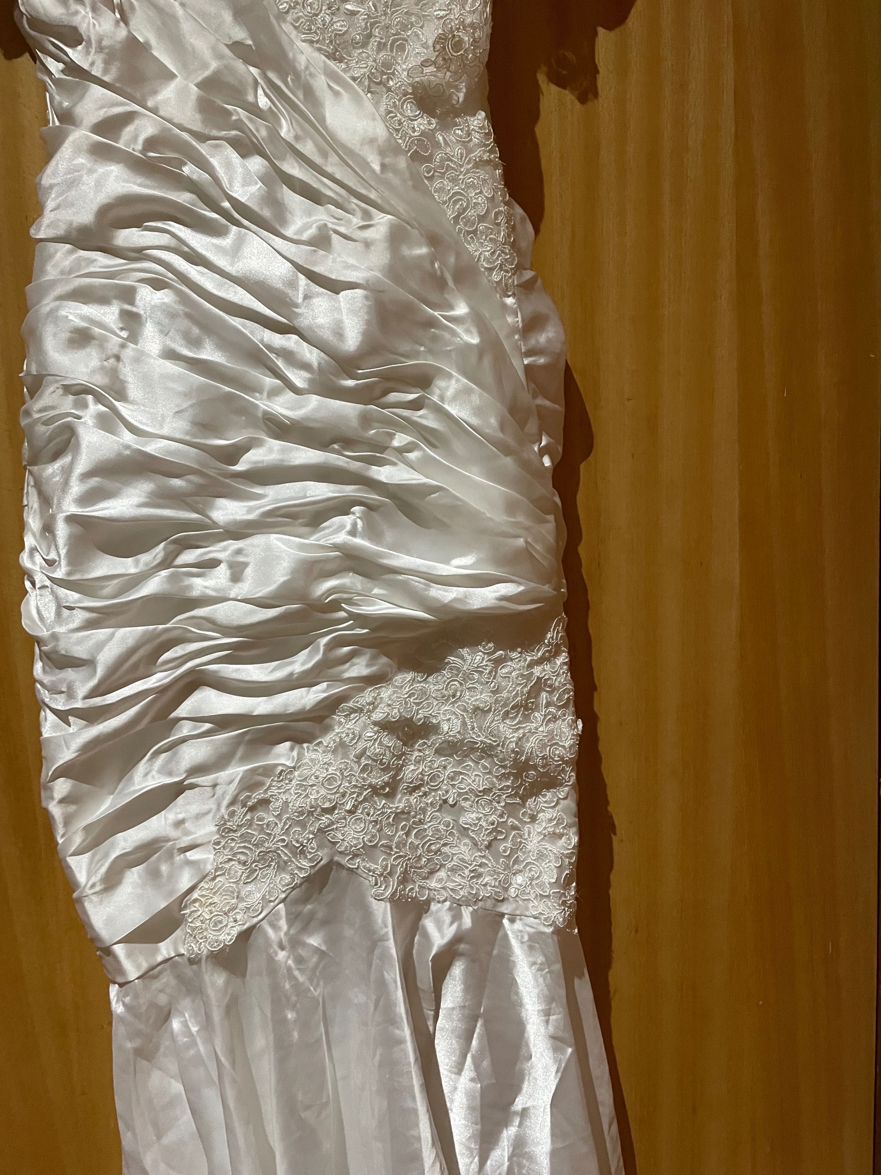 Vestido noiva mais sapatos tamanho 36 e luvas