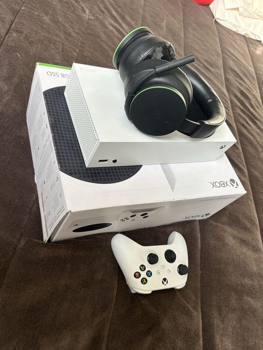Xbox Series S c/ Headset Original