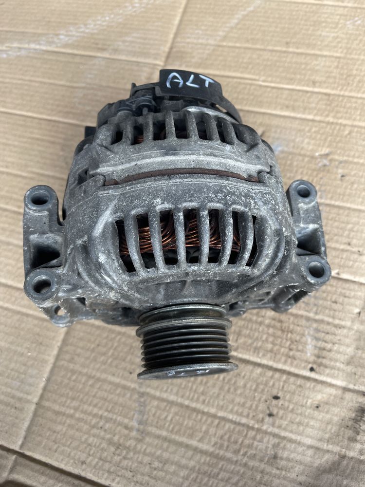 Alternator/VW /2.0 b /ALT /BOSCH /14V /06B903016Q