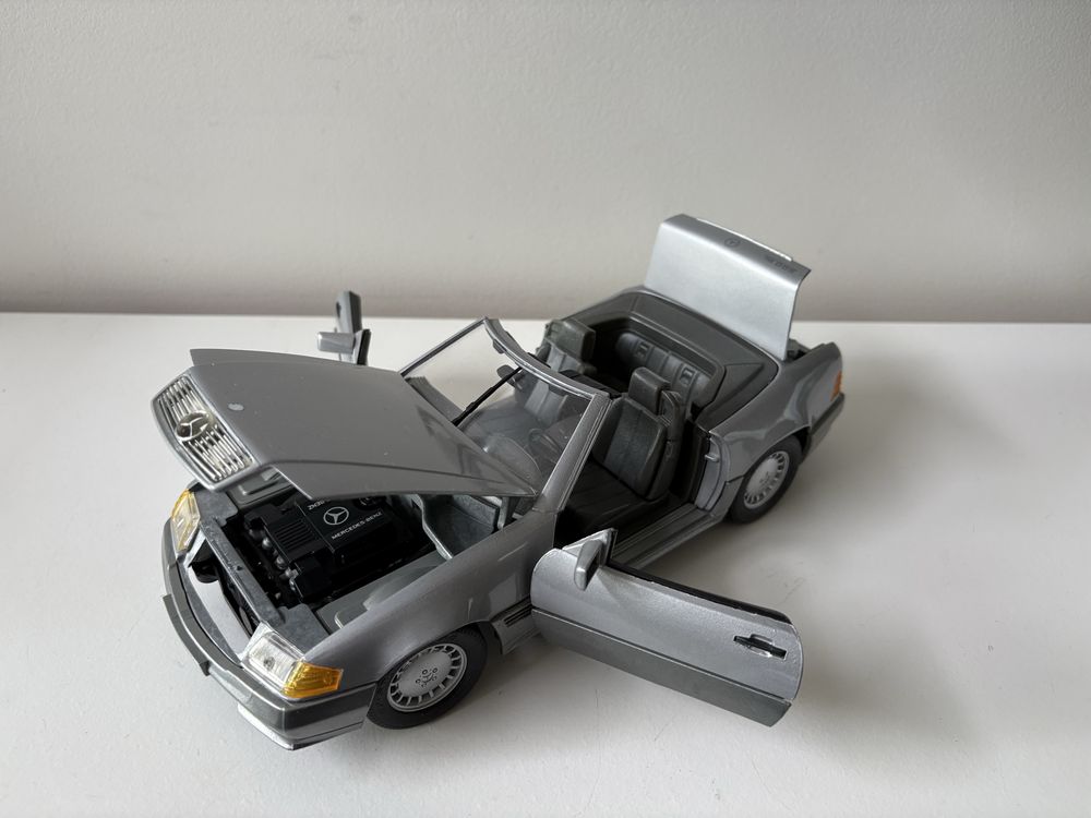 Model Mercedes 500SL 1:18 Maisto (bburago welly)