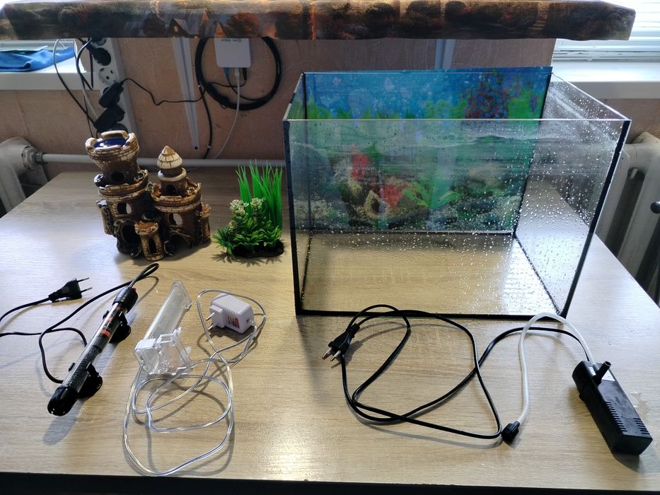 Продам аквариум на 30 литров.