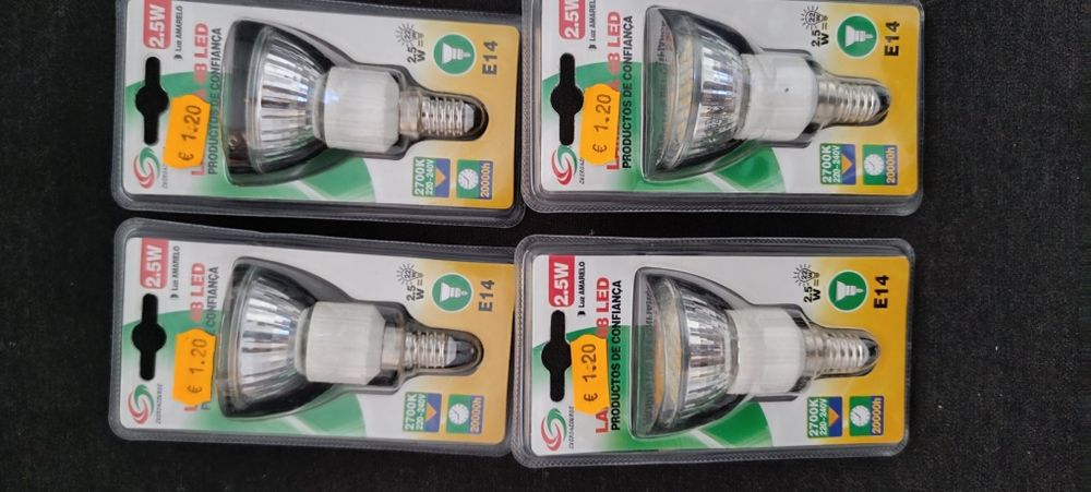 4 lâmpadas 48 LED's cada. Novas