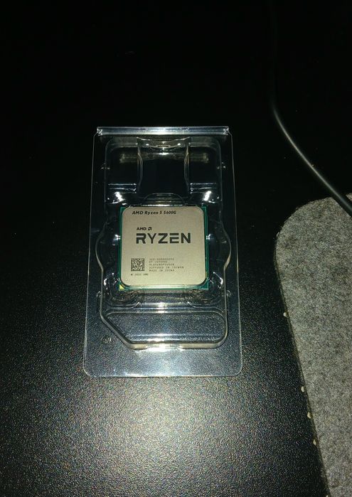 Процесор AMD Ryzen 5 5600G BOX (3.9GHz 16MB 65W AM4)