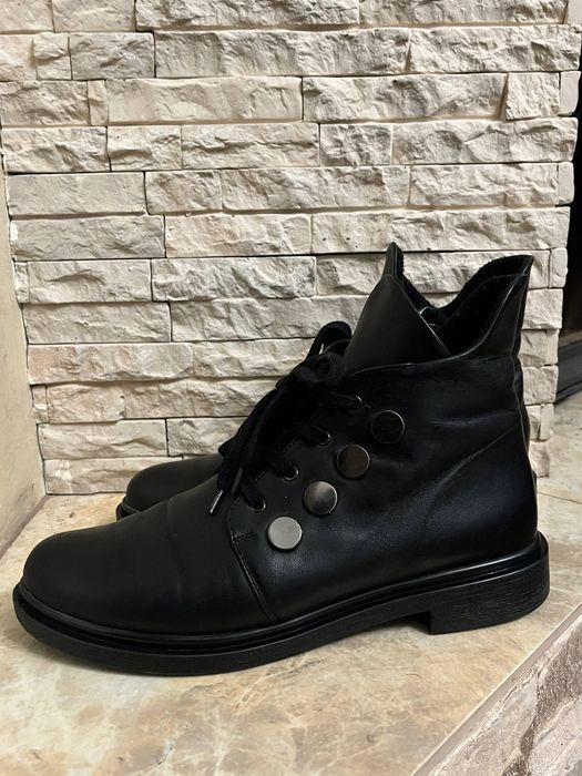 Черевики ,жіночі черевики,взуття . шкіряні черевики.