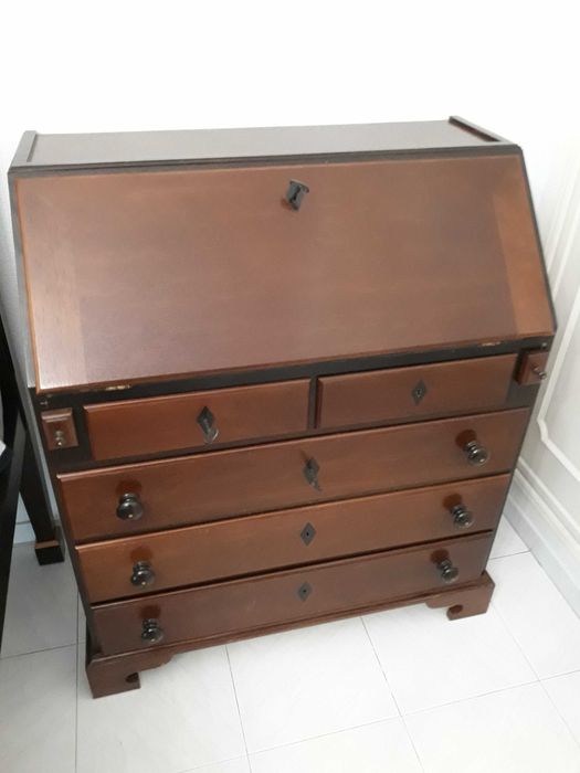 Escrevaninha Cor de Cereja