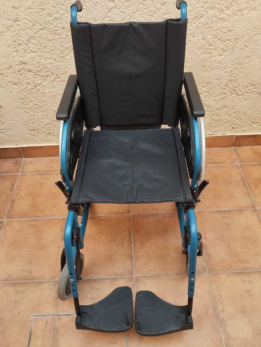 PREÇO NEGOCIÁVEL -Cadeira de Rodas ActionR1 Usada