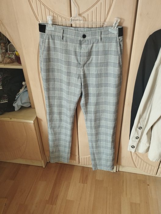 Spodnie męskie  marki ZARA rozm 42