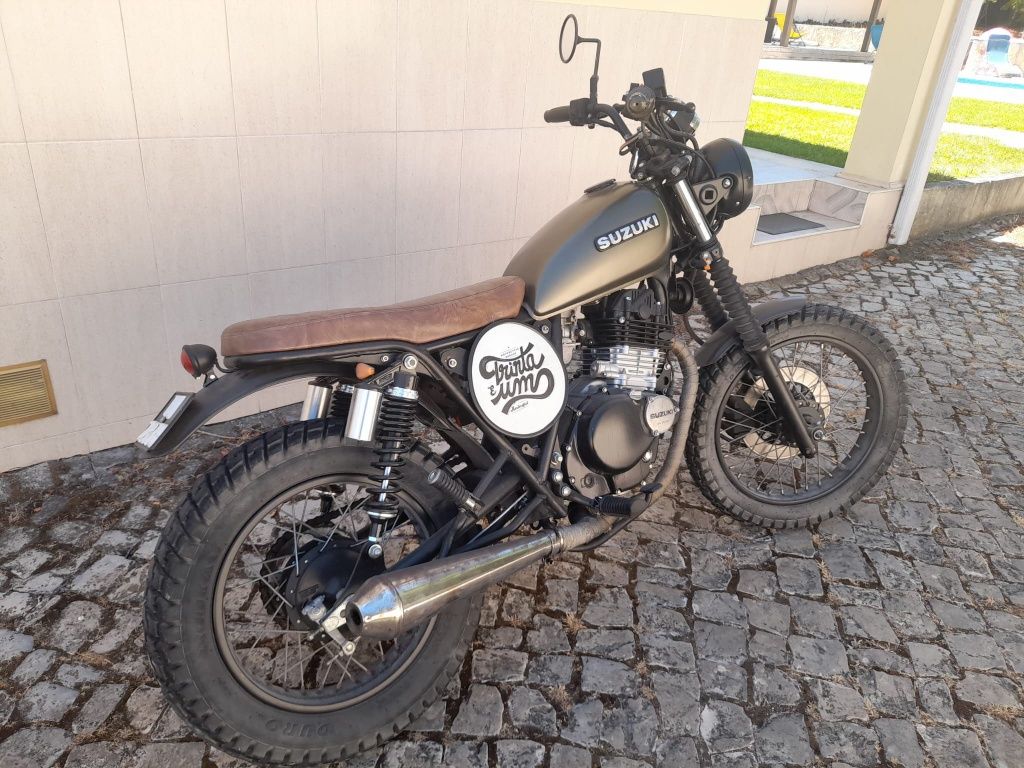 Moto Suzuki GN250