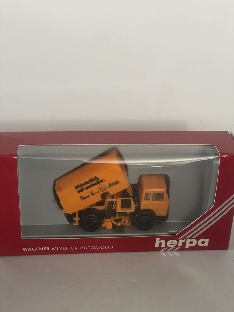 Camião Iveco da Herpa escala H0