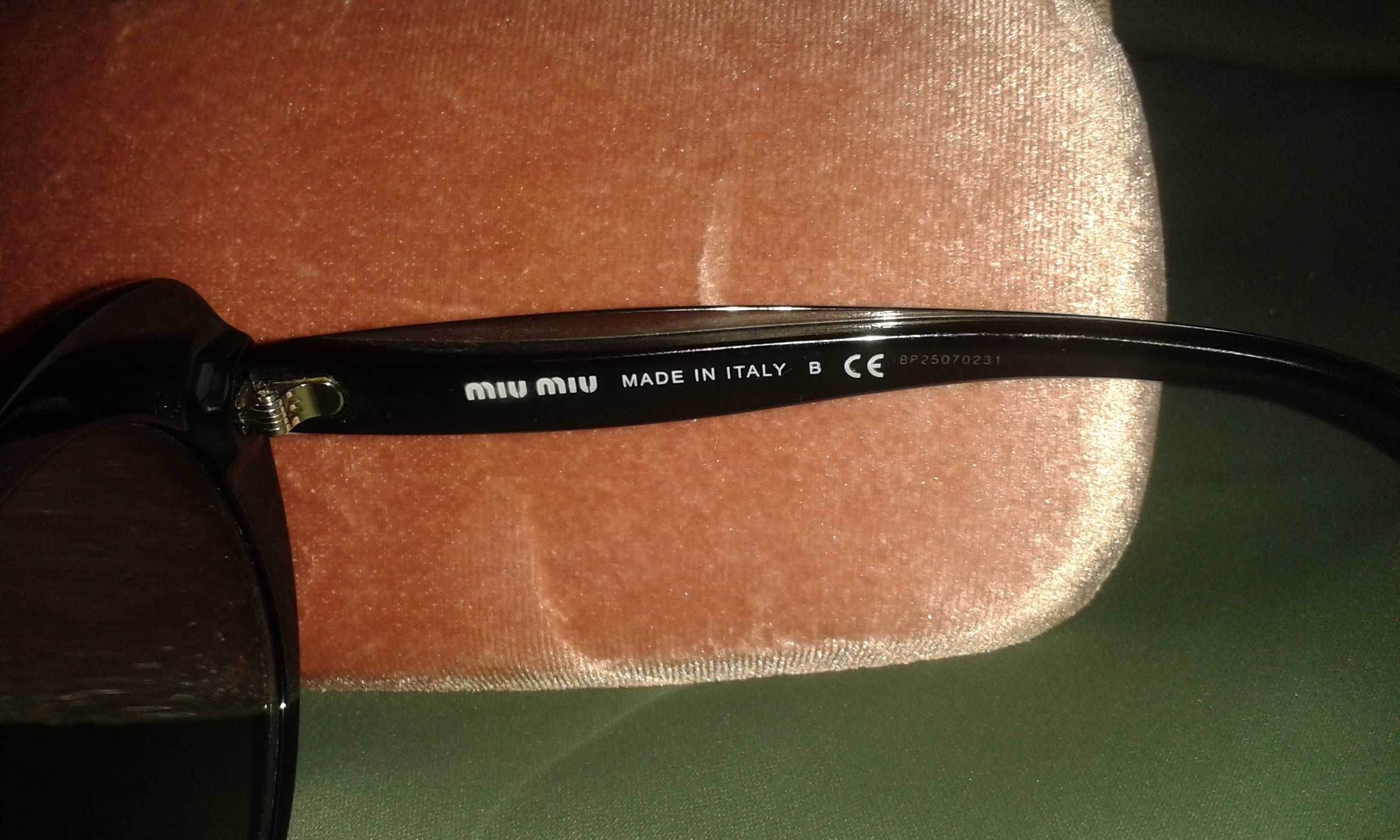 Очки солнцезащитные Miu Miu. Оригинал. Италия.