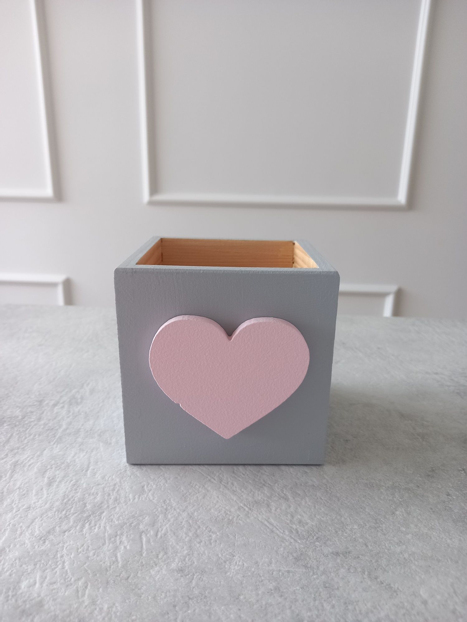 Pudełko na kredki z sercem od Zuzu Design