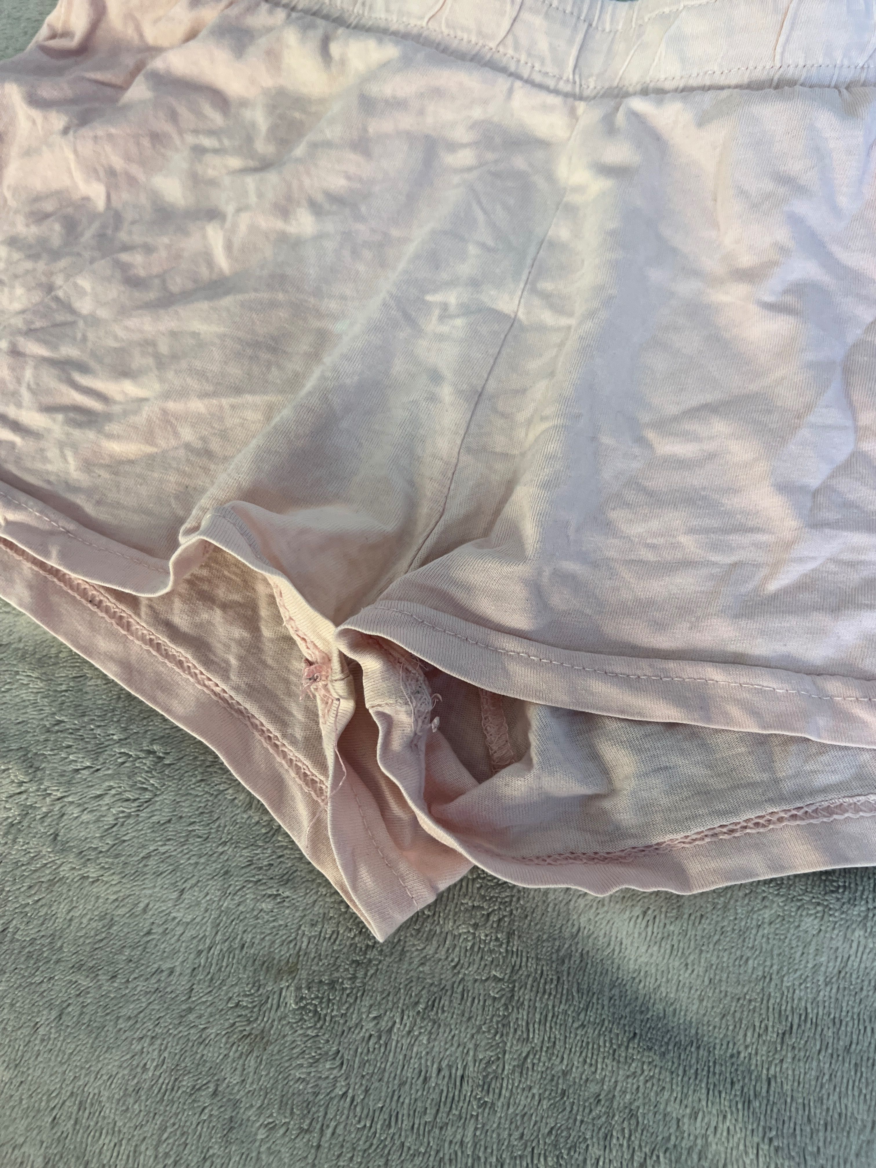 Szorty / krótkie spodenki materiałowe od piżamy pudrowo różowe