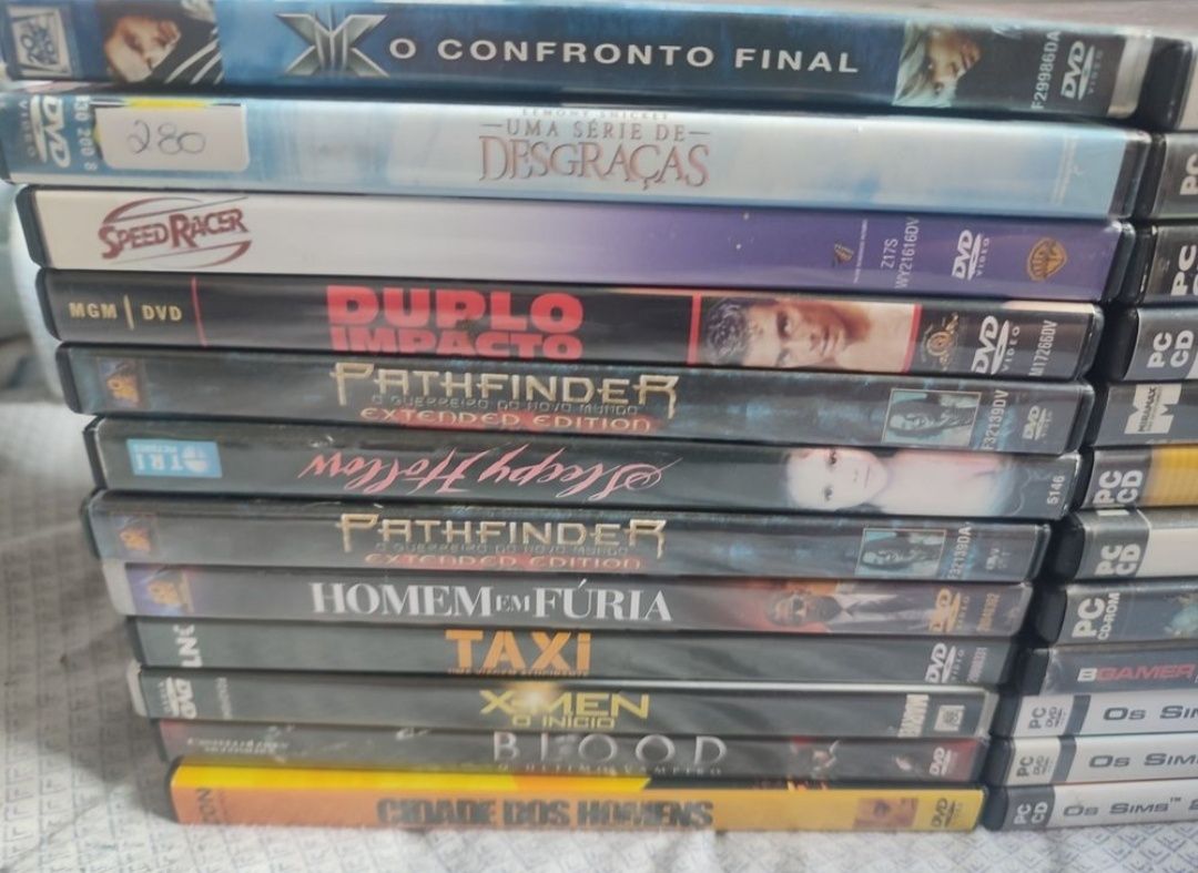 Conjunto de DVD e jogos Pc