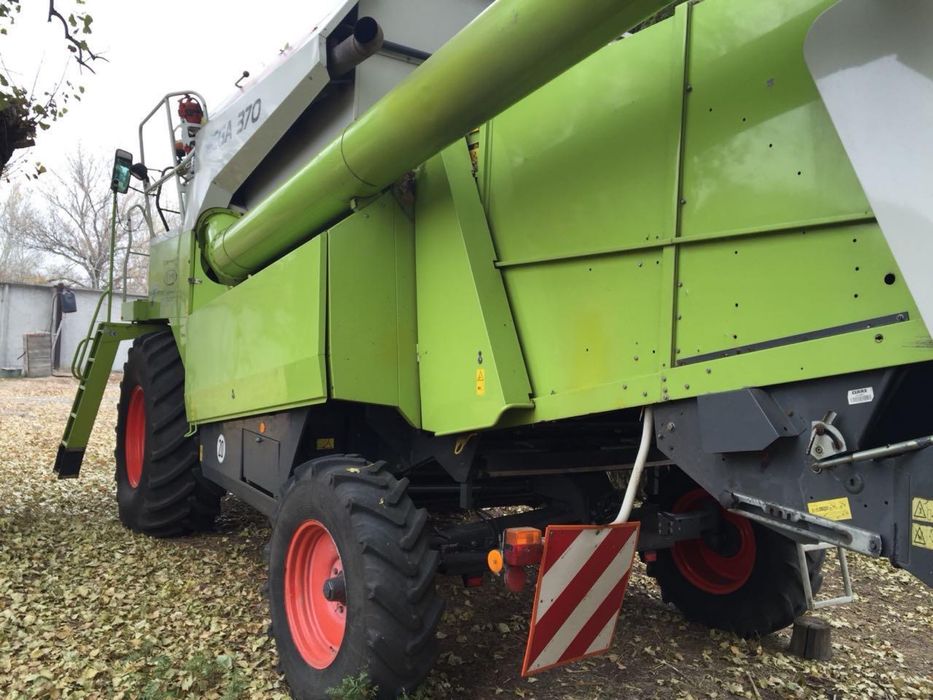 Claas Mega 370 Комбайн