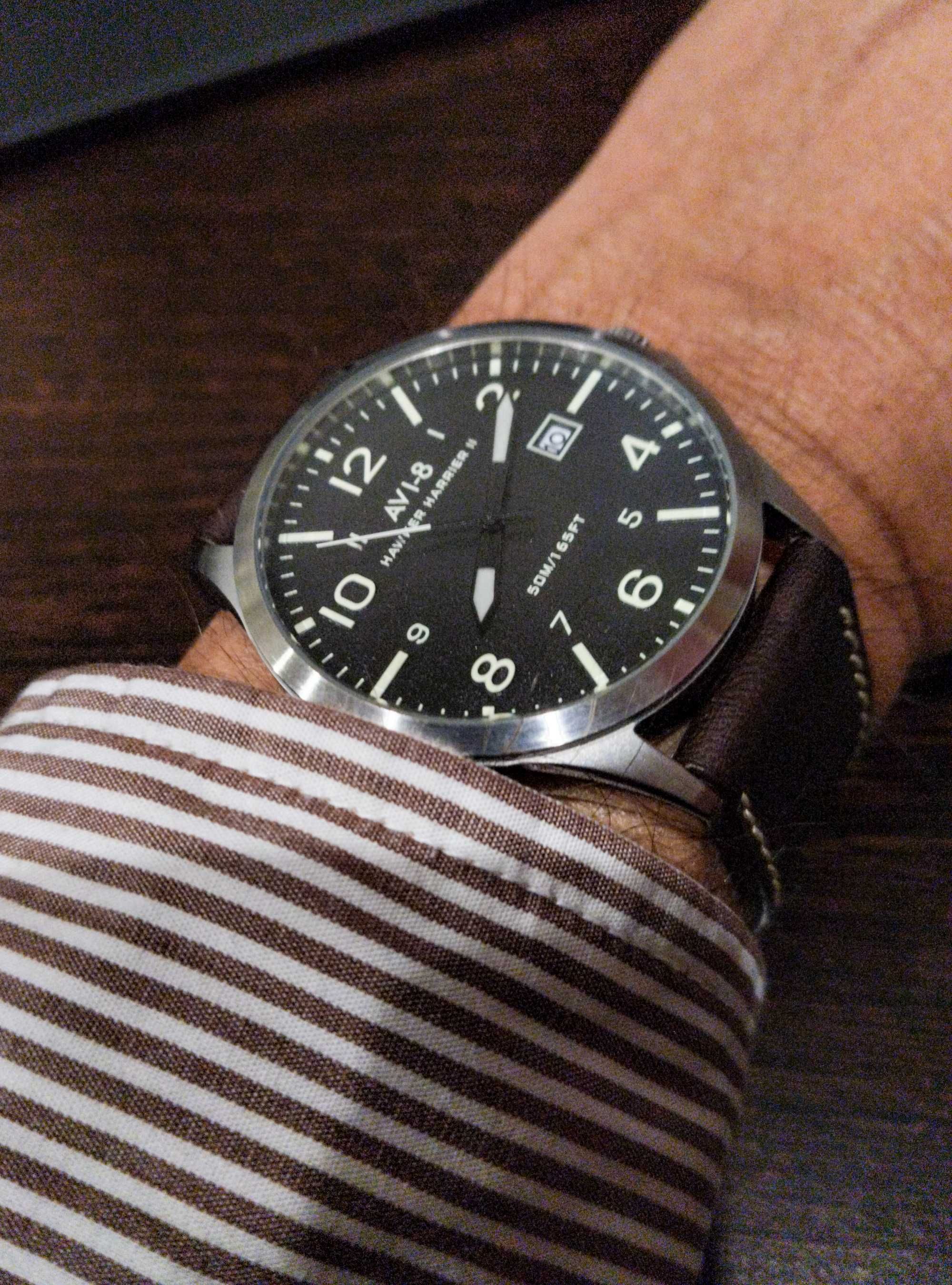 Relógio AVI-8 HAWKER HARRIER II 4019 - Fino e muito elegante.