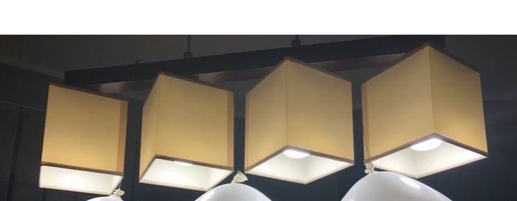 Lampa wisząca. 4 klosze