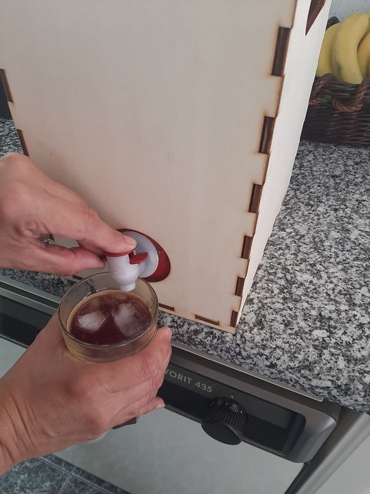 Suporte e caixas para vinho  bag in box