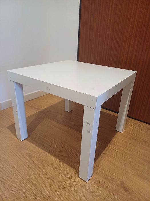 Vendo  mesa e duas cadeiras de criança