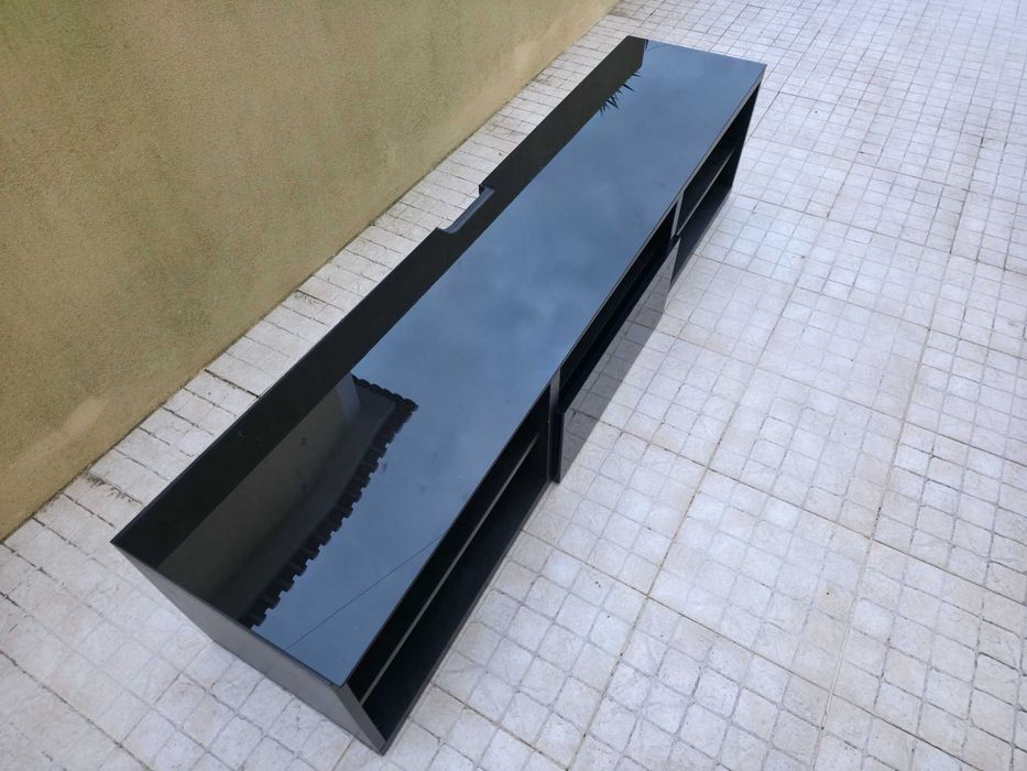 Mesa Movél TV Preta (Ikea BESTA) com Gaveta e Vidro na parte superior