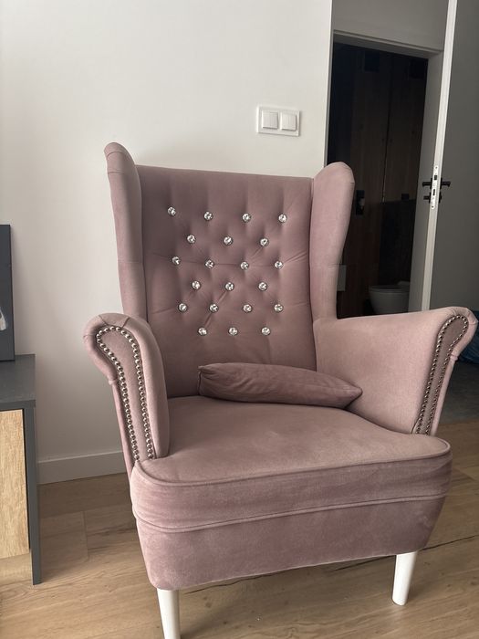 Fotel uszak pudrowy róż