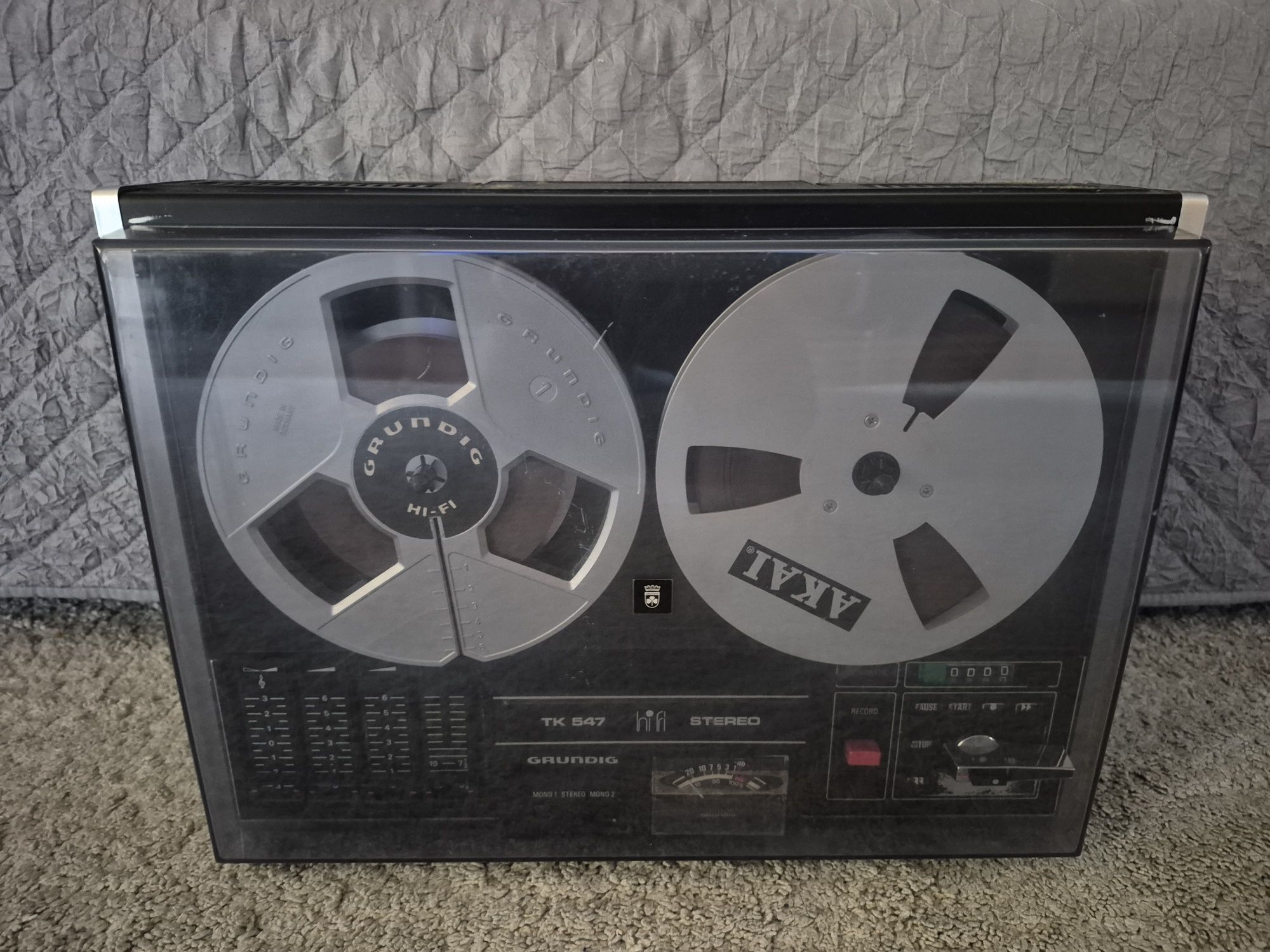 Magnetofon szpulowy Grundig TK 547