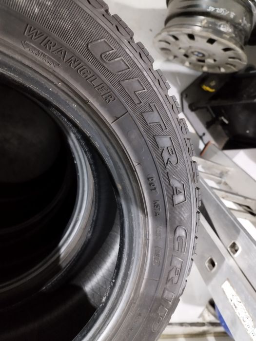 235/55 R17  zimowe 103V