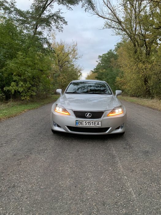 Продам Lexus IS