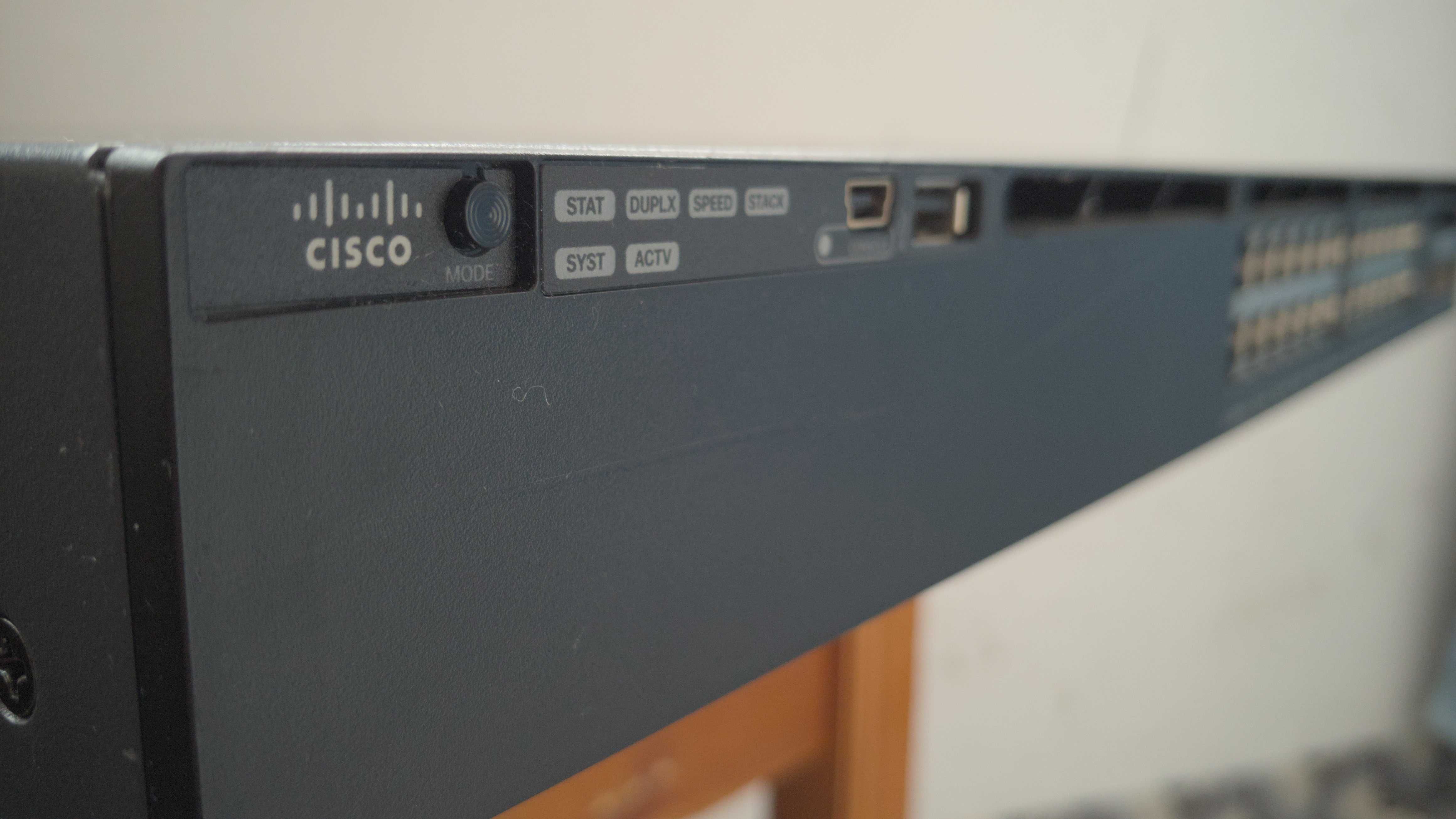 Cisco Catalyst 24 порта свитч коммутатор WS-C3650-24TS-S V04 250W+640W