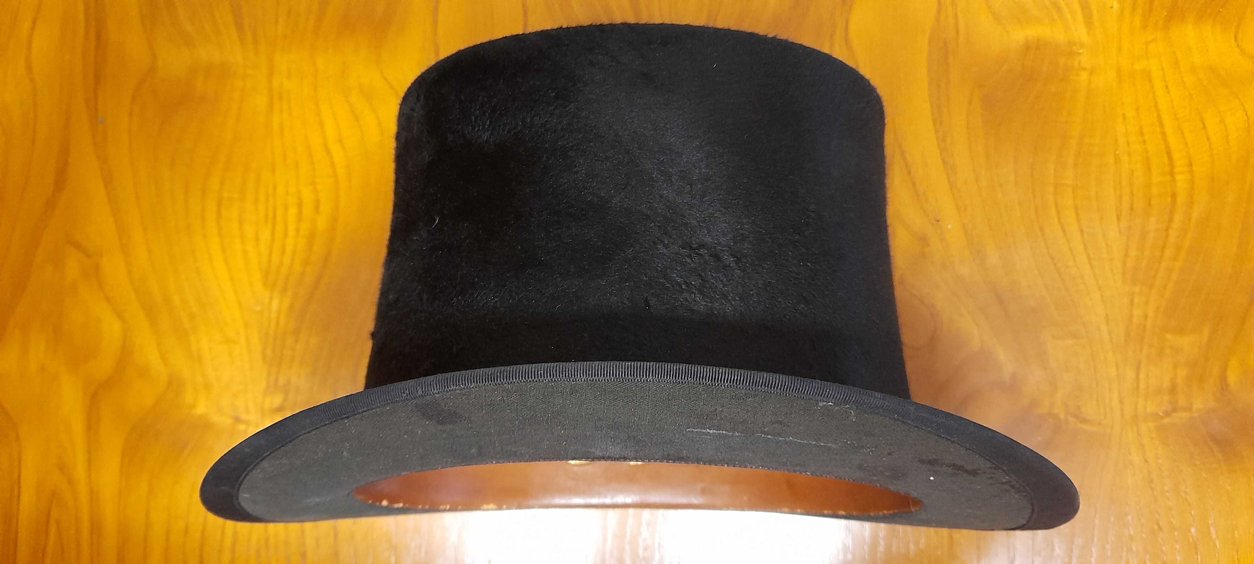 Conjunto de chapéus antigos