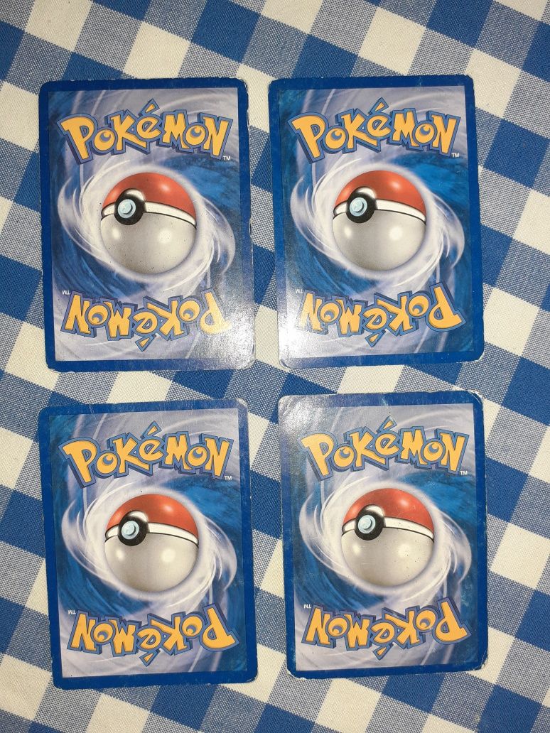 Conjunto cartas Pokémon