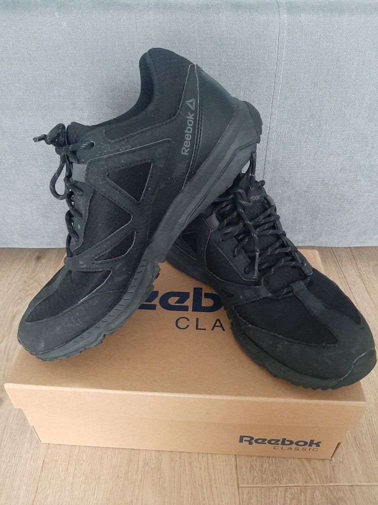 Męskie buty Reebok model BS7669 r. 41,5