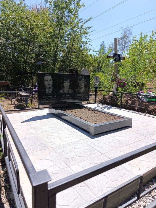 Виготовлення гранітних пам'ятників.Бетонування могил.Плитка.