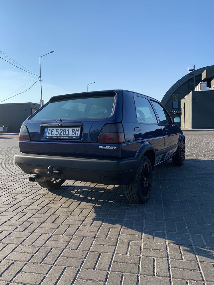 Продам Volkswagen Golf 2 1.8