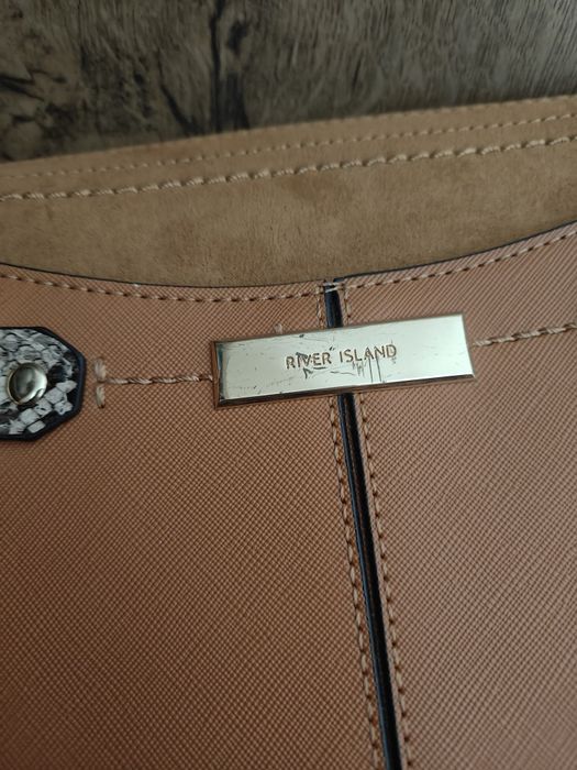 Sprzedam torebkę River island brąz używana