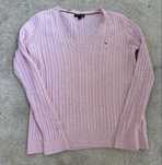 Sweterek pudrowy róż tommy hilfiger